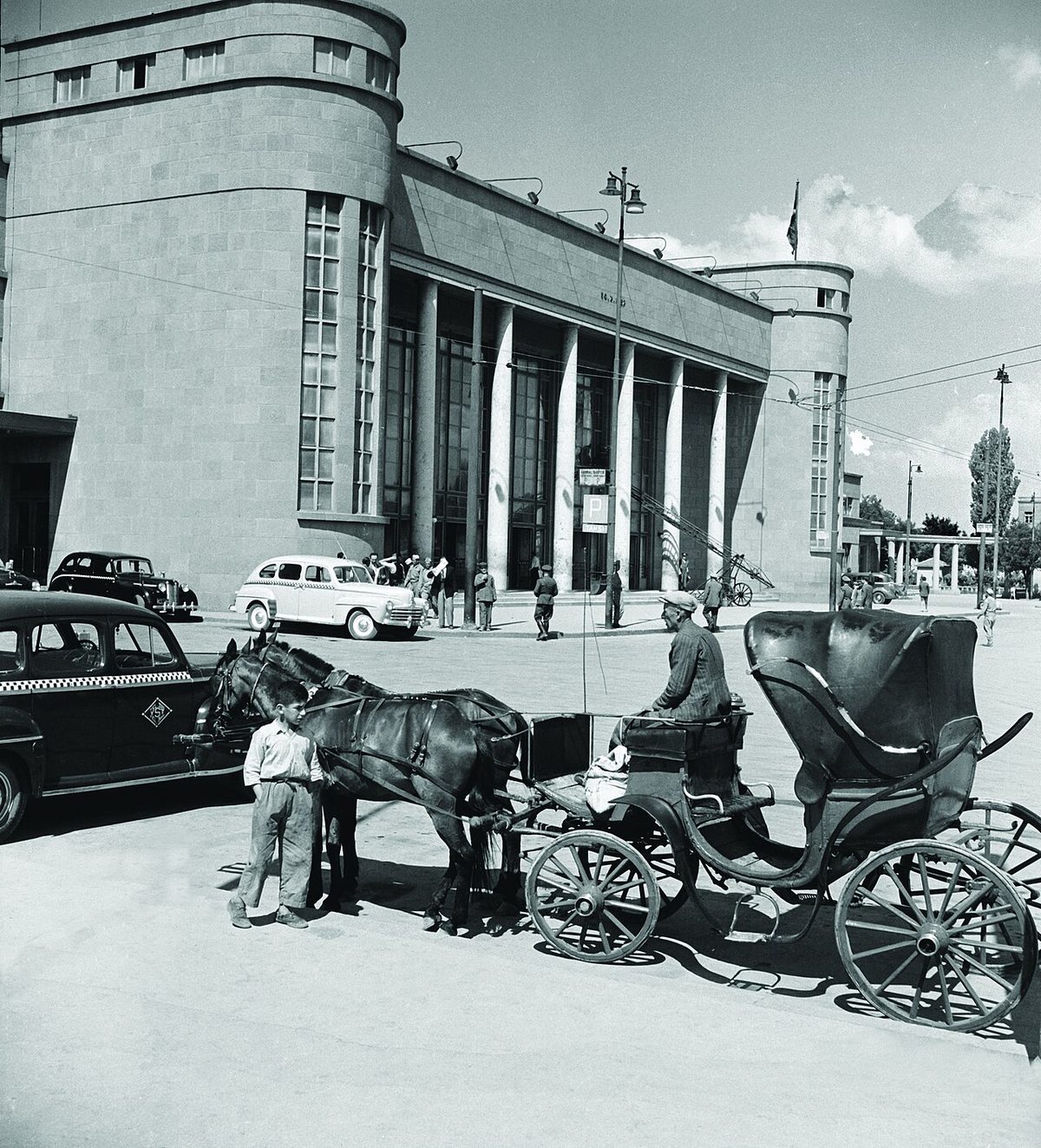 Ankara Garı ve 19 Mayıs Meydanı, 1940'lar