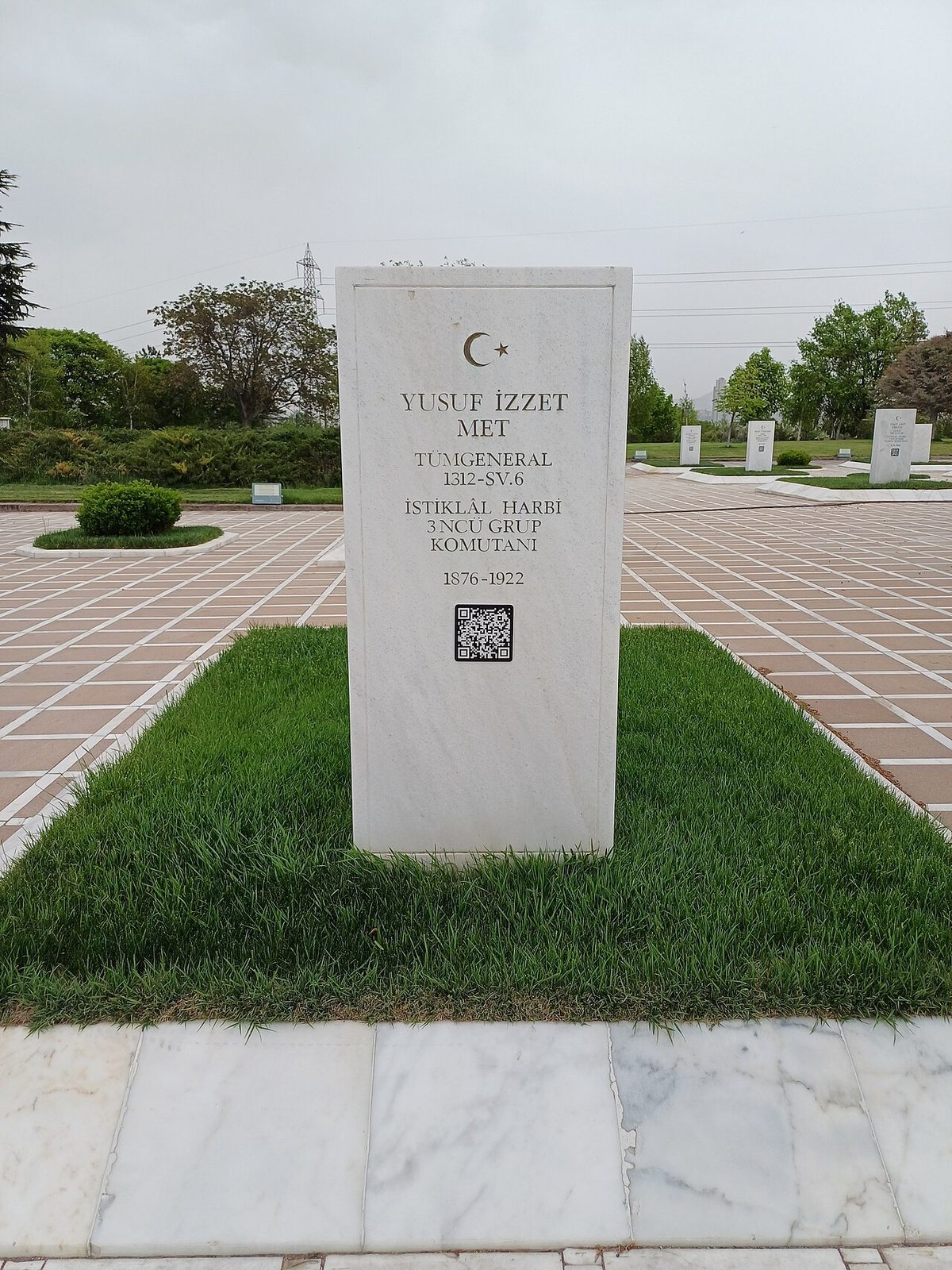 Devlet Mezarlığı'nda Yusuf İzzet Met'in kabri, 2024