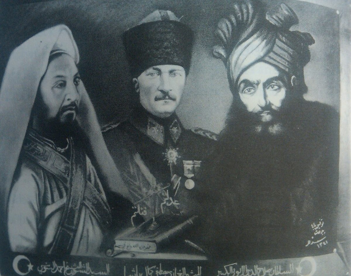 Mustafa Kemal Paşa'yı Ahmed Şerif es-Senusi ve Selahaddin Eyyubi ile birlikte gösteren kartpostal