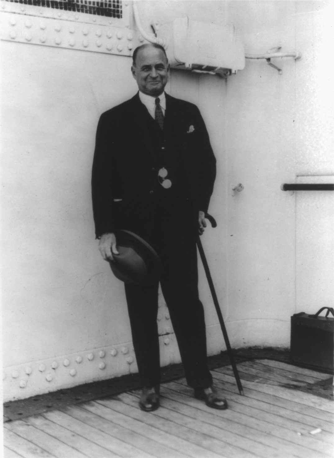 Amiral Mark L. Bristol üniformasıyla