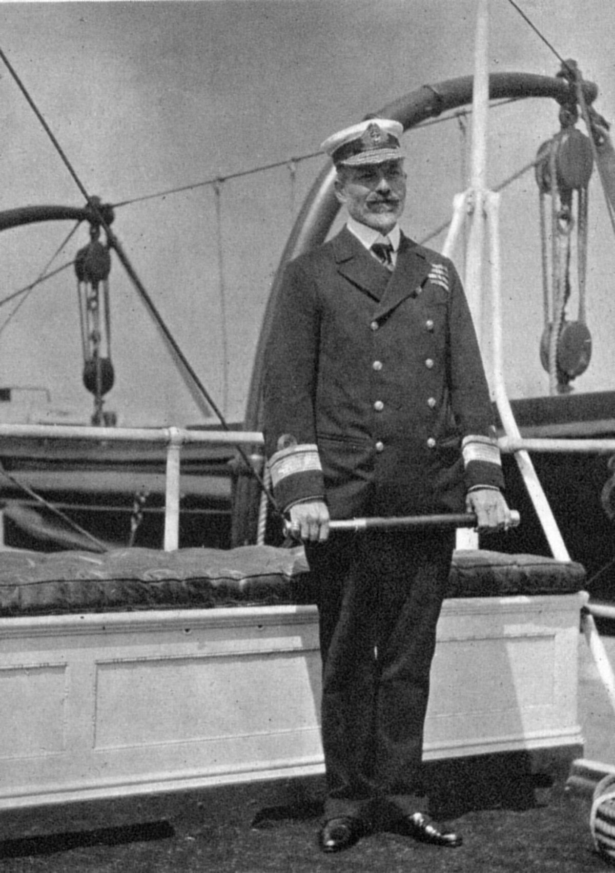 Britanya Akdeniz Filosu komutanı Amiral Archibald Berkeley Milne