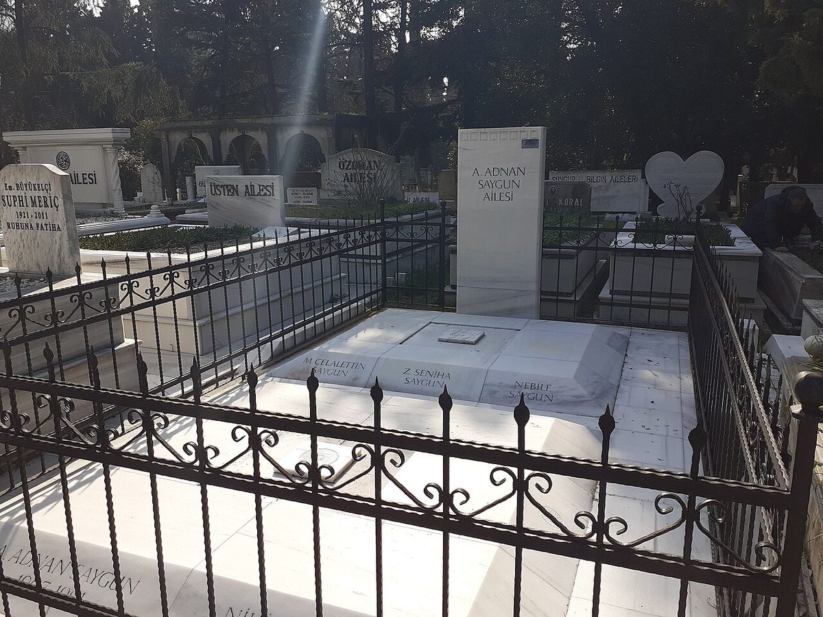 Ahmet Adnan Saygun'un mezarı