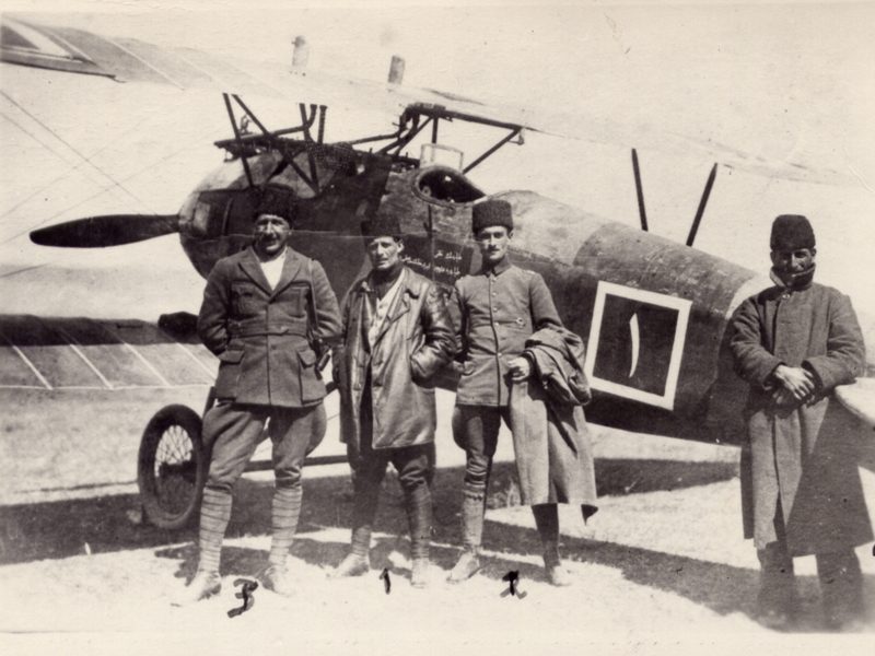 Türk hizmetindeki bir Albatros D.III av uçağı