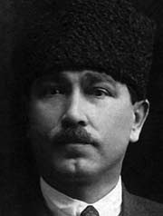 Gazetenin sahibi Ali Fethi Bey (Okyar)