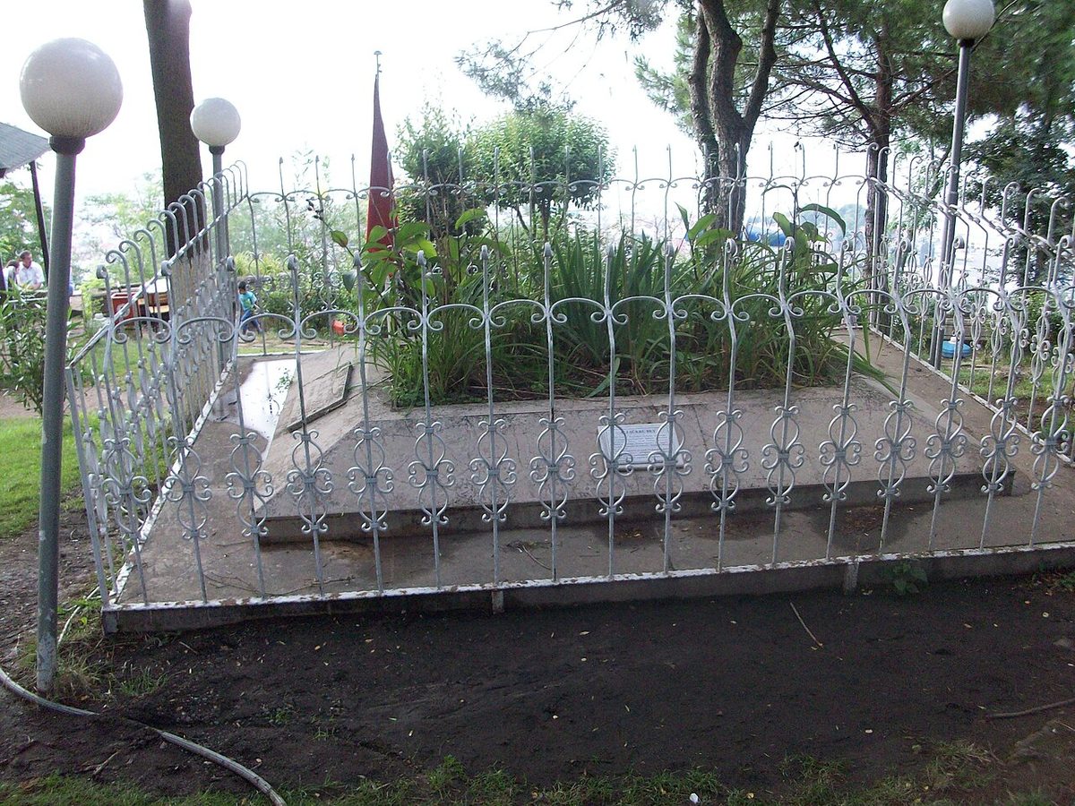 Ali Şükrü Bey'in kabri