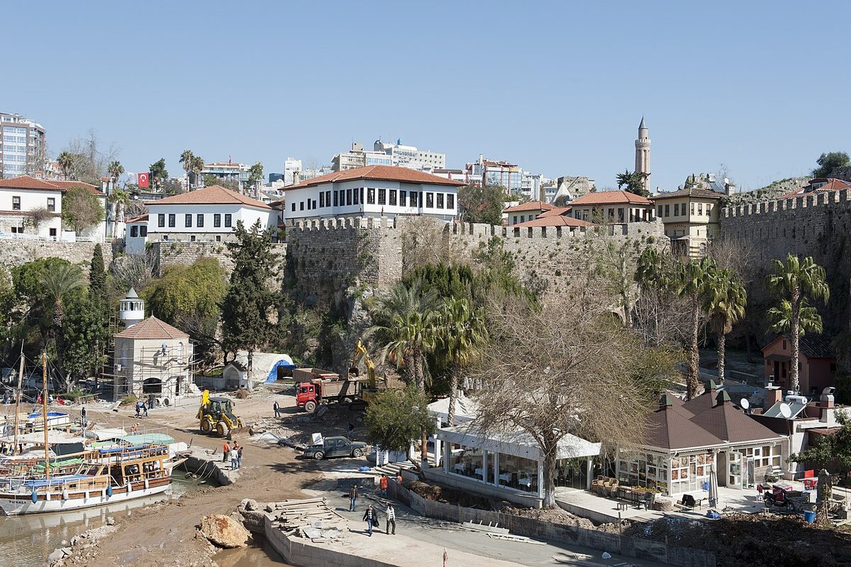 Antalya Kaleiçi surları