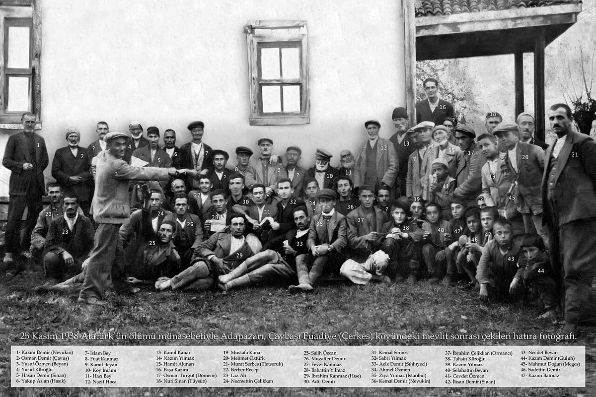 Kasım 1938: Atatürk için okunan mevlidin ardından, Çaybaşı Fuadiye