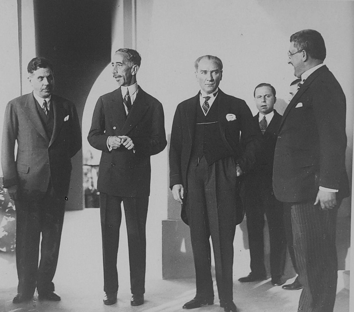 Atatürk, Irak Kralı Faysal ve Kâzım Özalp, 1931