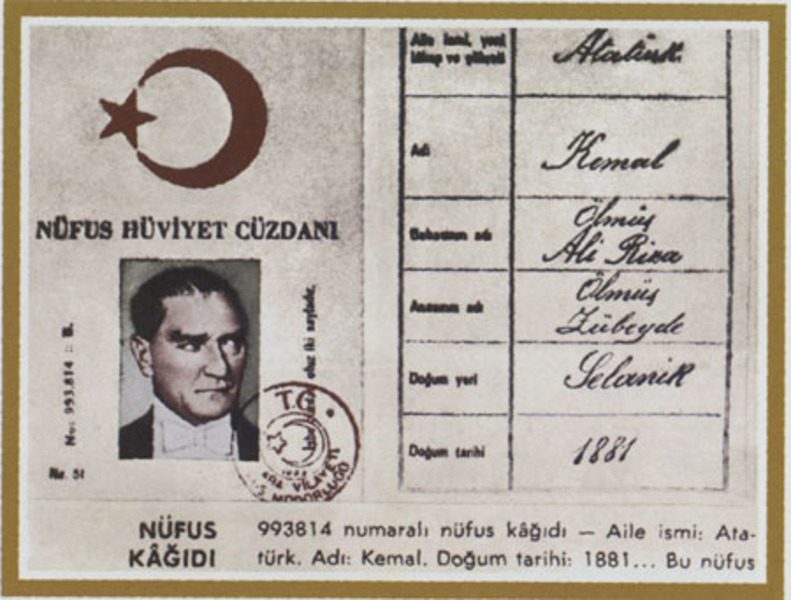Atatürk'ün 993 814 seri numaralı nüfus cüzdanı