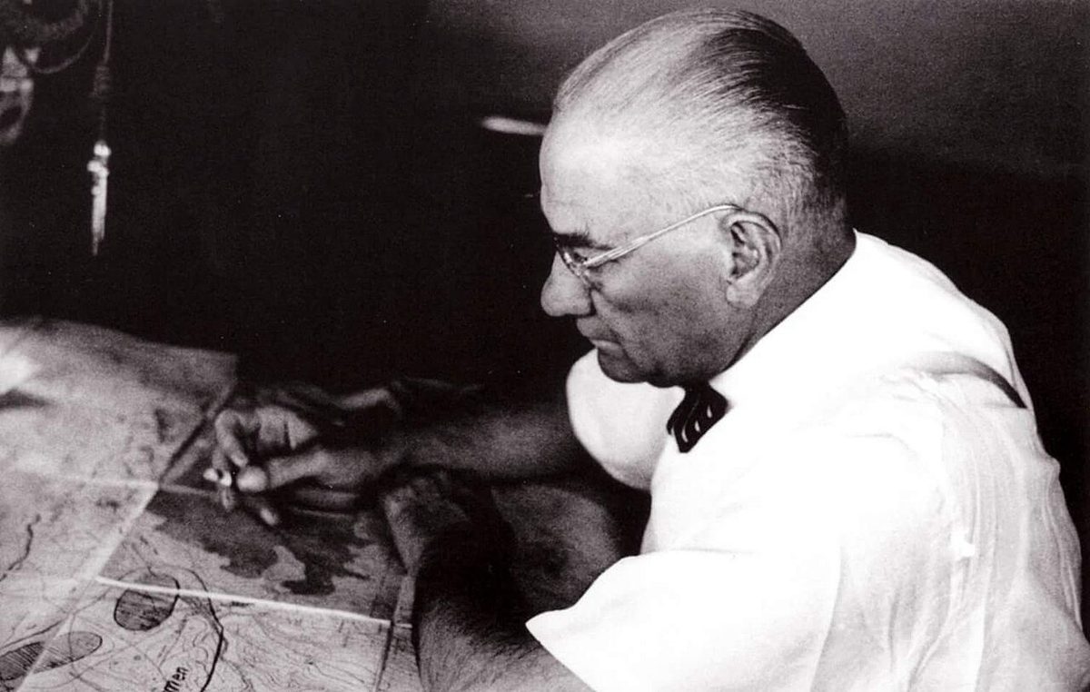 Atatürk Trakya Manevraları sırasında, Ağustos 1937