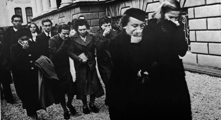 Atatürk'ün cenaze töreninde toplanan halk, 1938