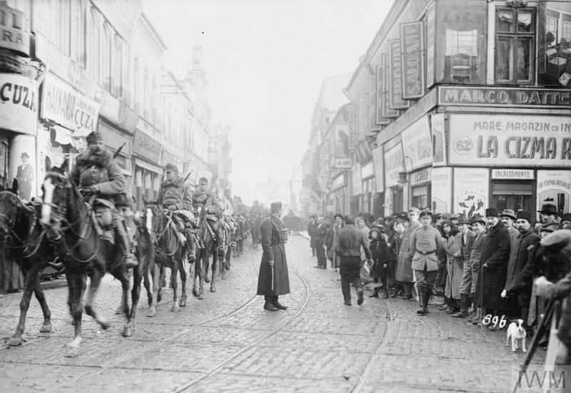 Avusturya-Macaristan süvarisi 6 Aralık 1916'da Bükreş'e giriyor