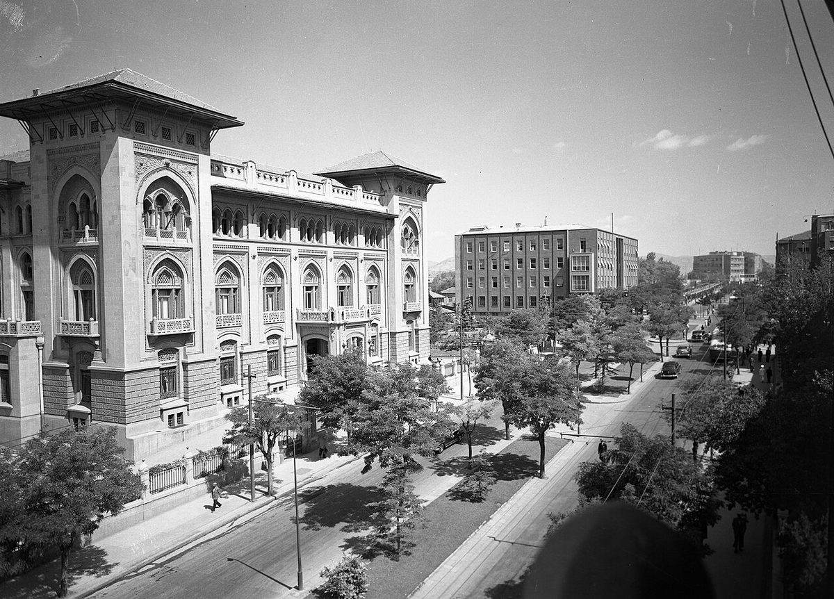 Ankara Bankalar Caddesi'nde Ziraat Bankası binası, 1930'lar