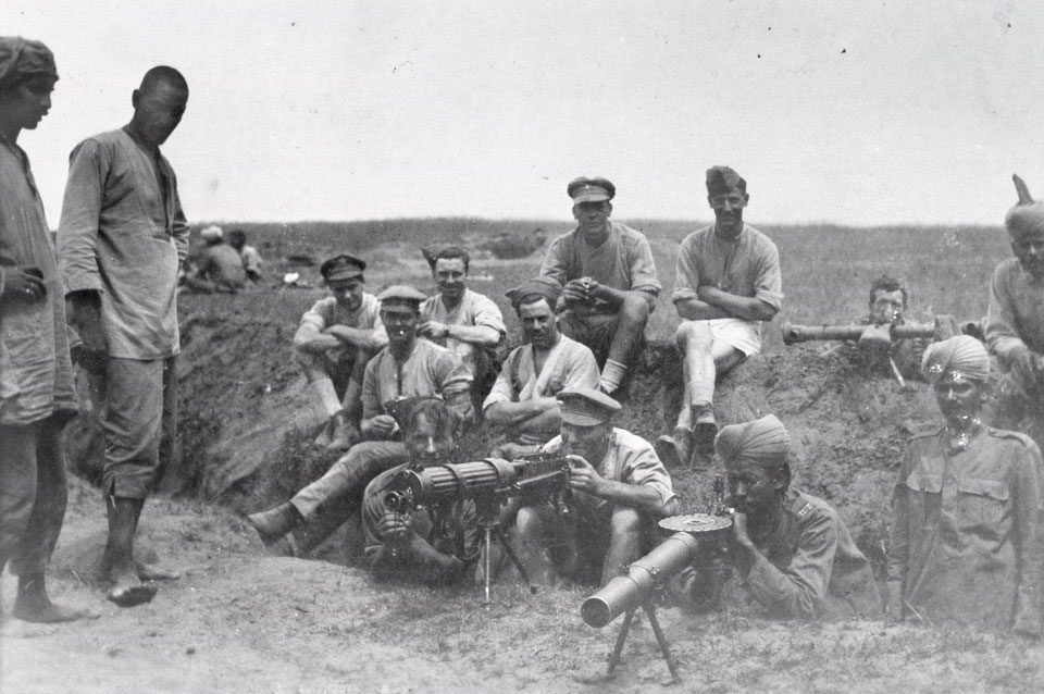 Irak Cephesi'nde İngiliz ve Hint makineli tüfek birliği, 1917