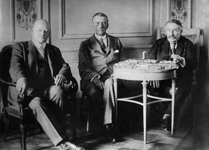Locarno'da Stresemann, Chamberlain ve Briand, 1925