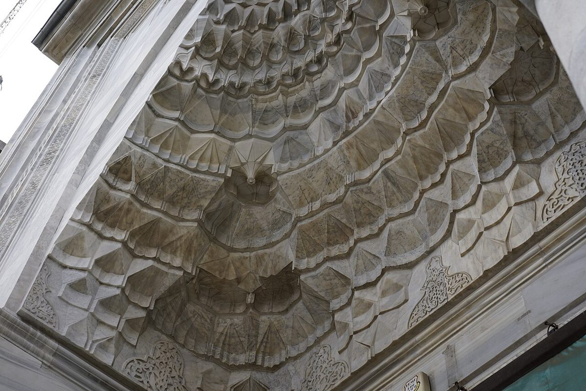 Bursa Ulu Cami kuzey girişi