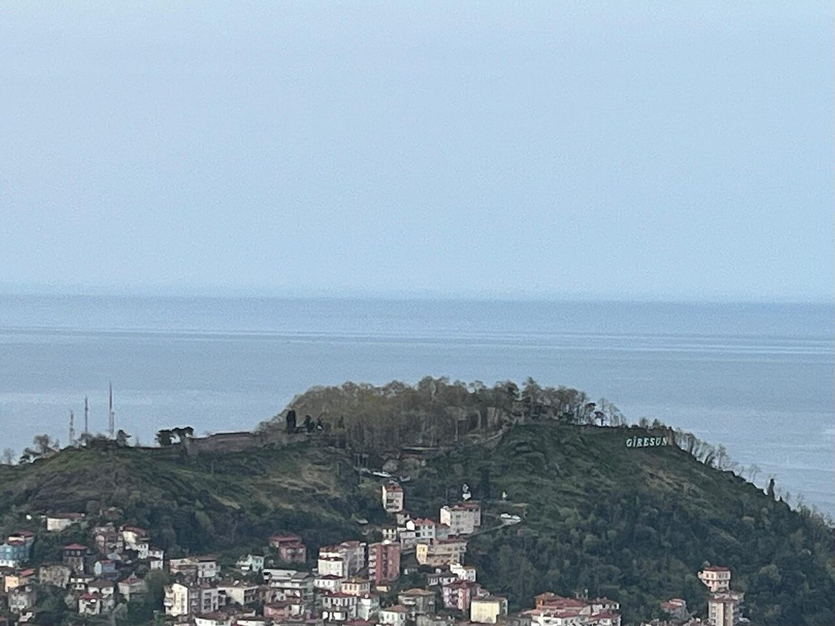 Giresun Kalesi ve liman tarafı