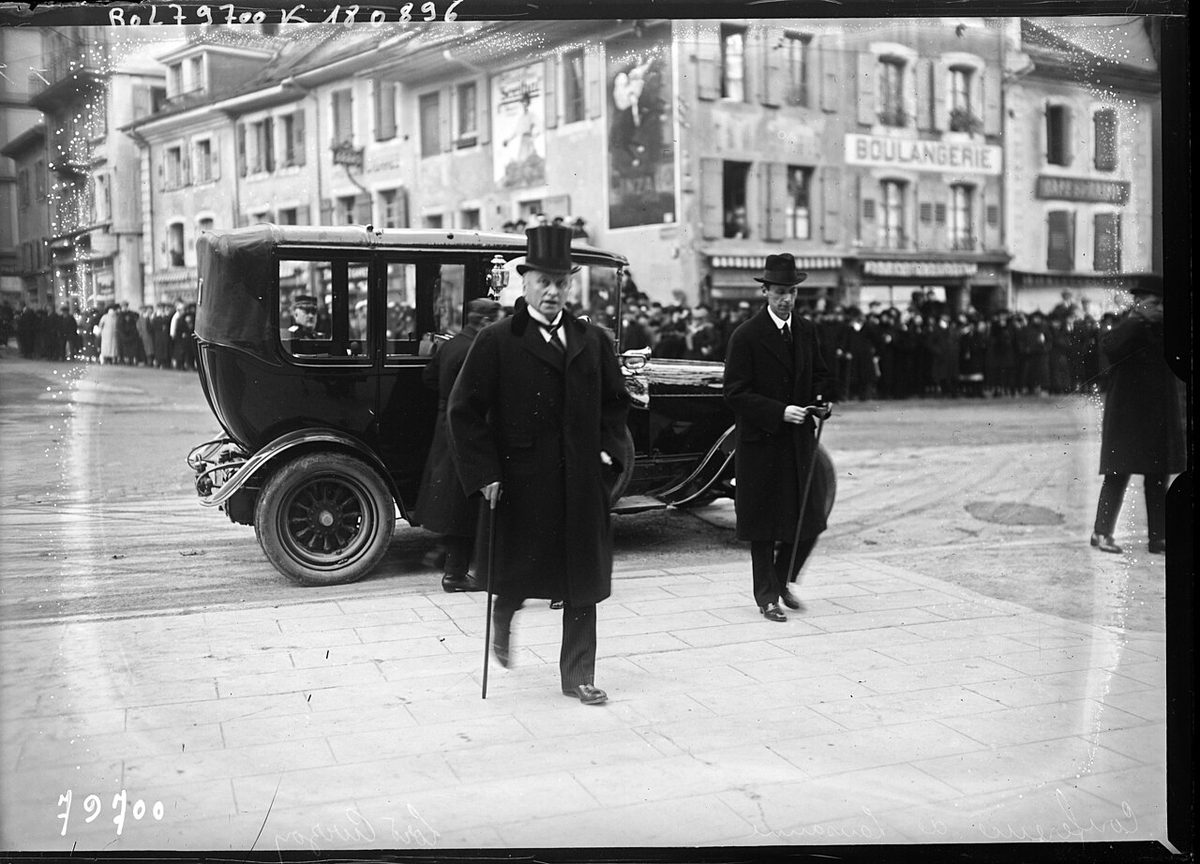Lord Curzon Lozan Konferansı sırasında Ouchy'deki otele giderken