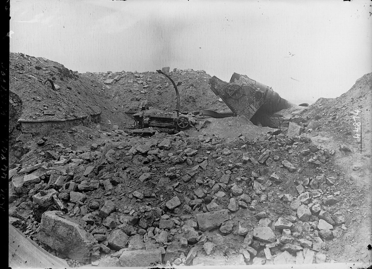 Seddülbahir'de bombardımana uğramış bölge, 1915