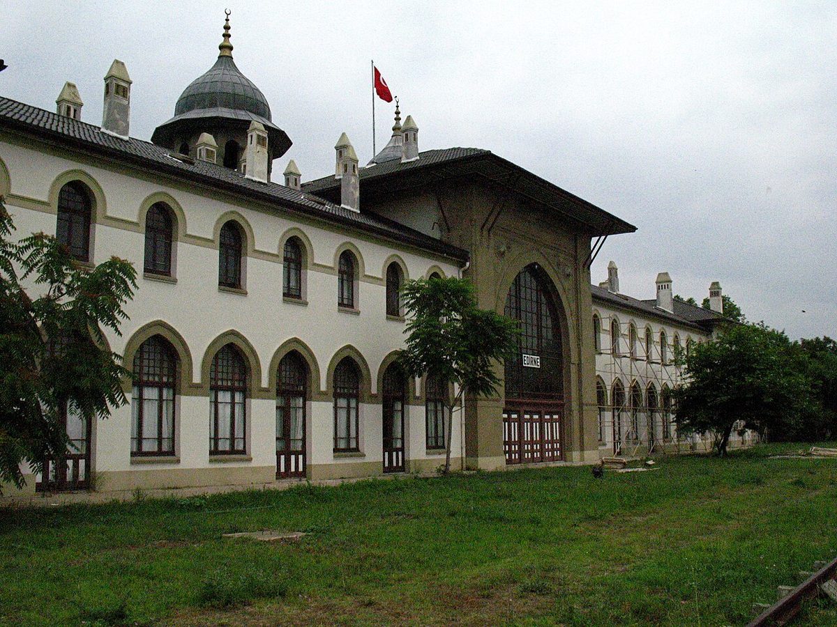 Edirne Karaağaç'taki tarihî tren istasyonu