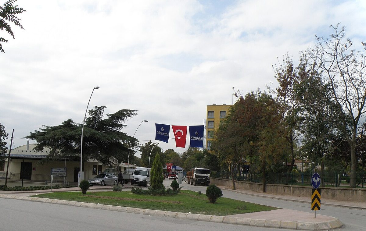 İzmit'teki eski SEKA fabrikasının girişi