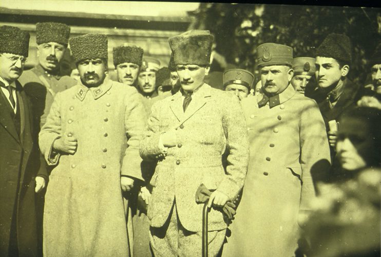 Mustafa Kemal Paşa, Fevzi Paşa, Kâzım Karabekir ve Fahreddin Paşa İzmir'de, 1924