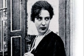 Fikriye Hanım'ın bir başka fotoğrafı