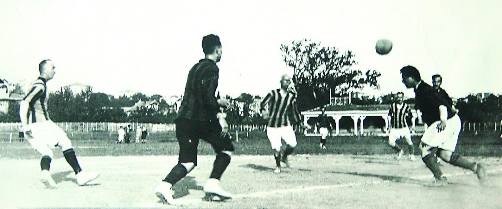 1923'te oynanan bir Galatasaray-Fenerbahçe maçı
