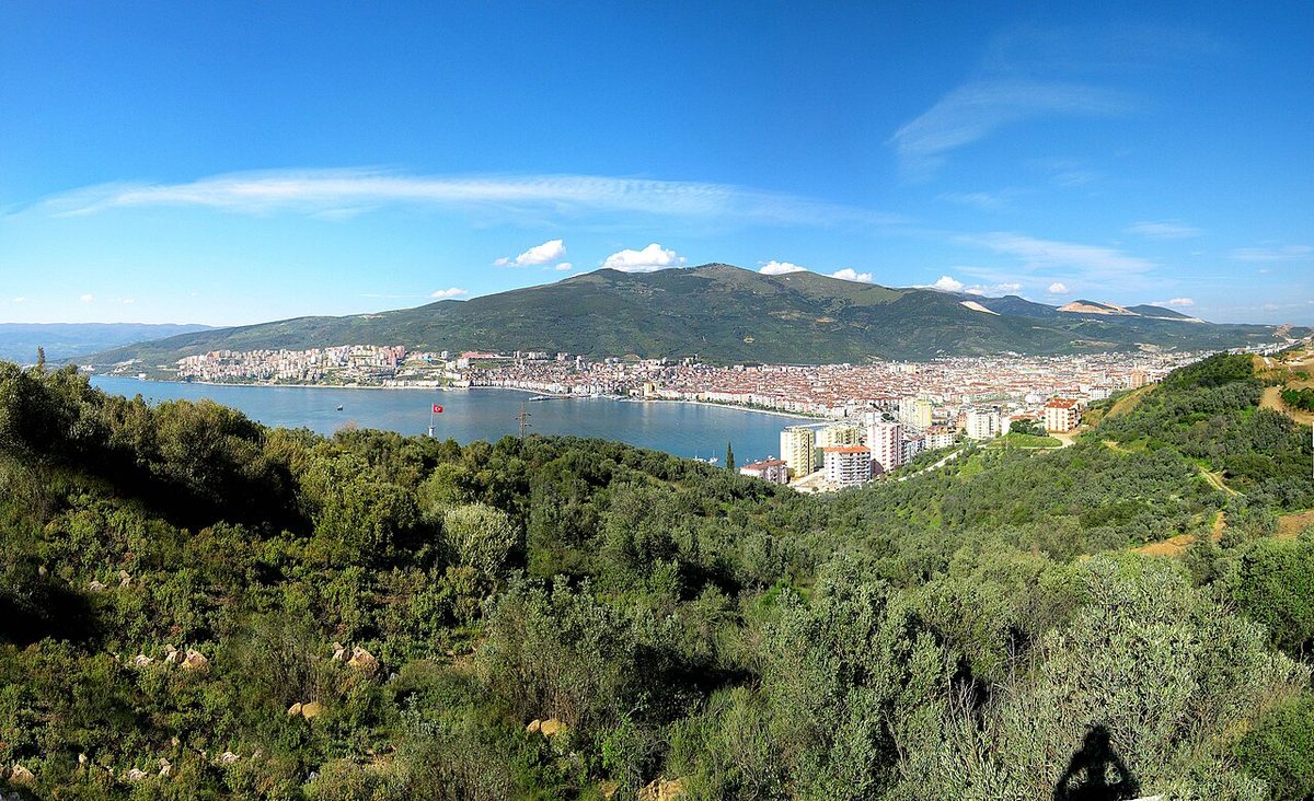 Gemlik limanının görünümü