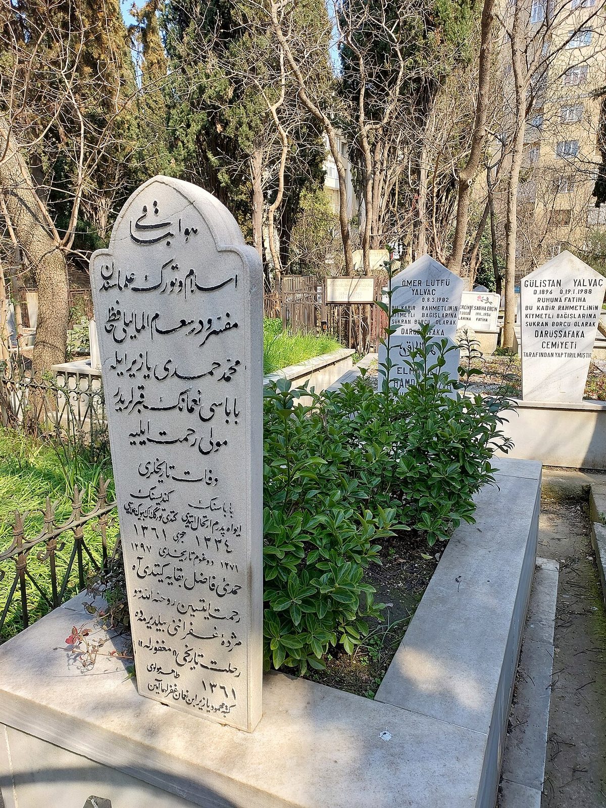 Elmalılı Hamdi Yazır'ın kabri