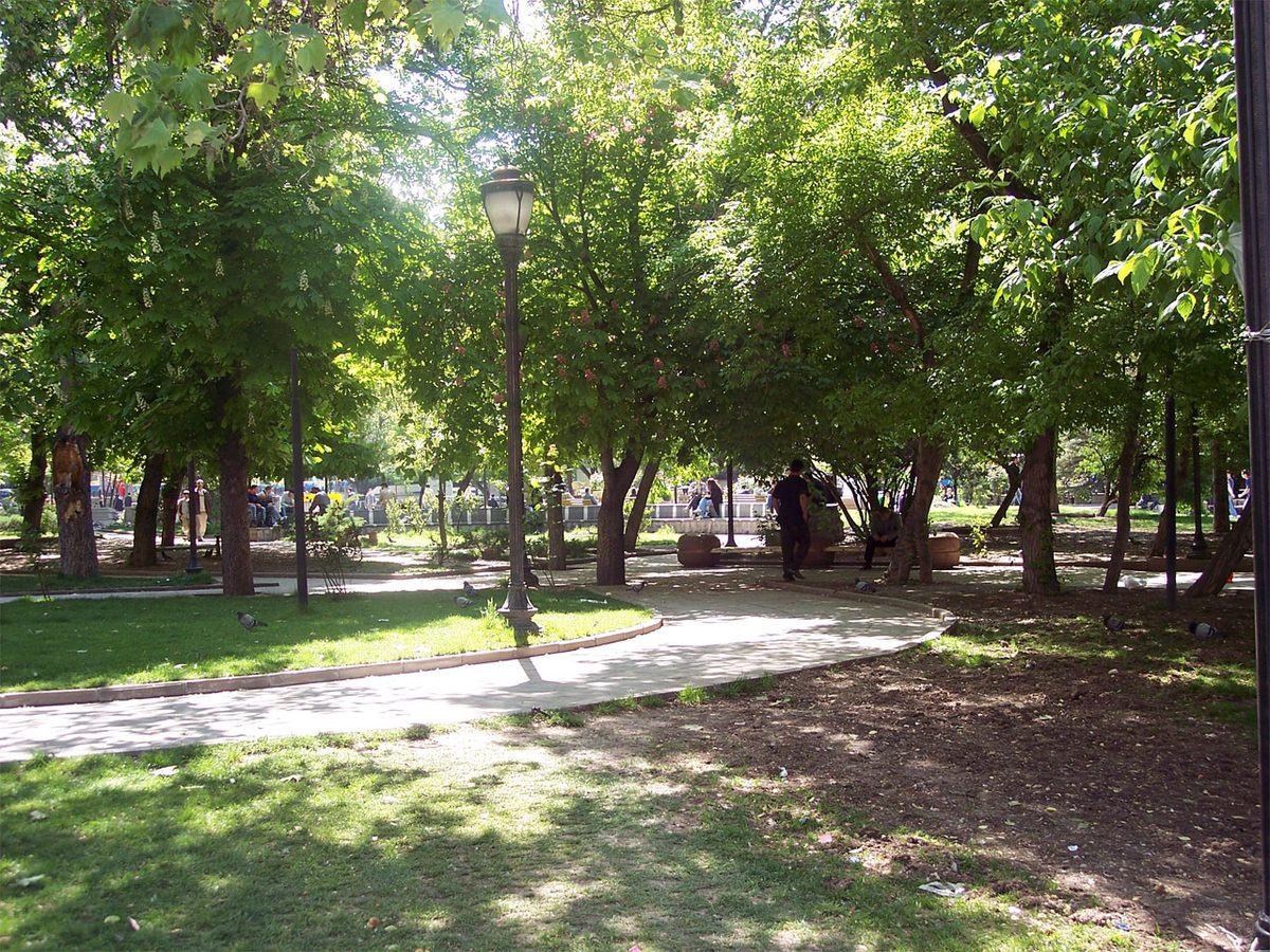 Güvenpark ve anıt