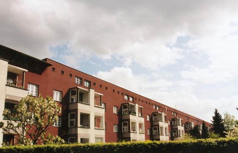 Berlin'de Taut'un tasarladığı Hufeisensiedlung (At Nalı Sitesi)