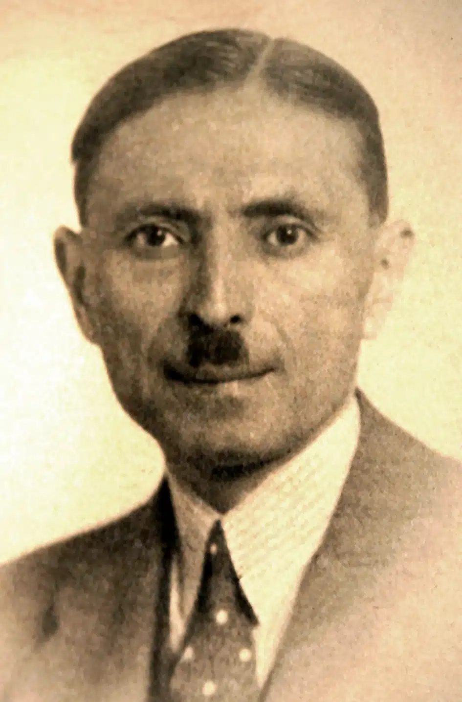 Dermatolog Hulusi Behçet