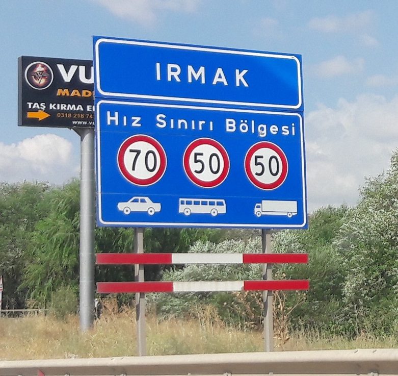 Yahşihan yakınlarındaki Irmak istasyonu tabelası