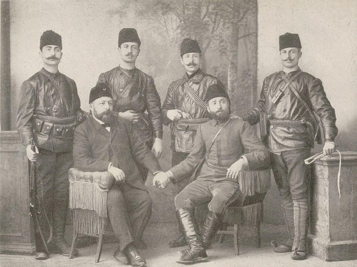 Meşrutiyet için çalışan vatanseverleri gösteren dönem görseli