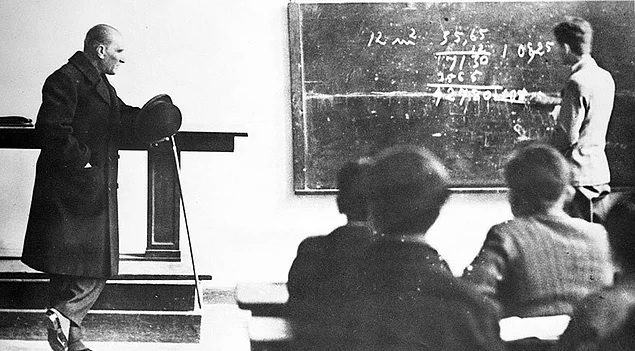 Atatürk'ün 1 Şubat 1931'de İzmir Erkek Lisesi'ni ziyareti