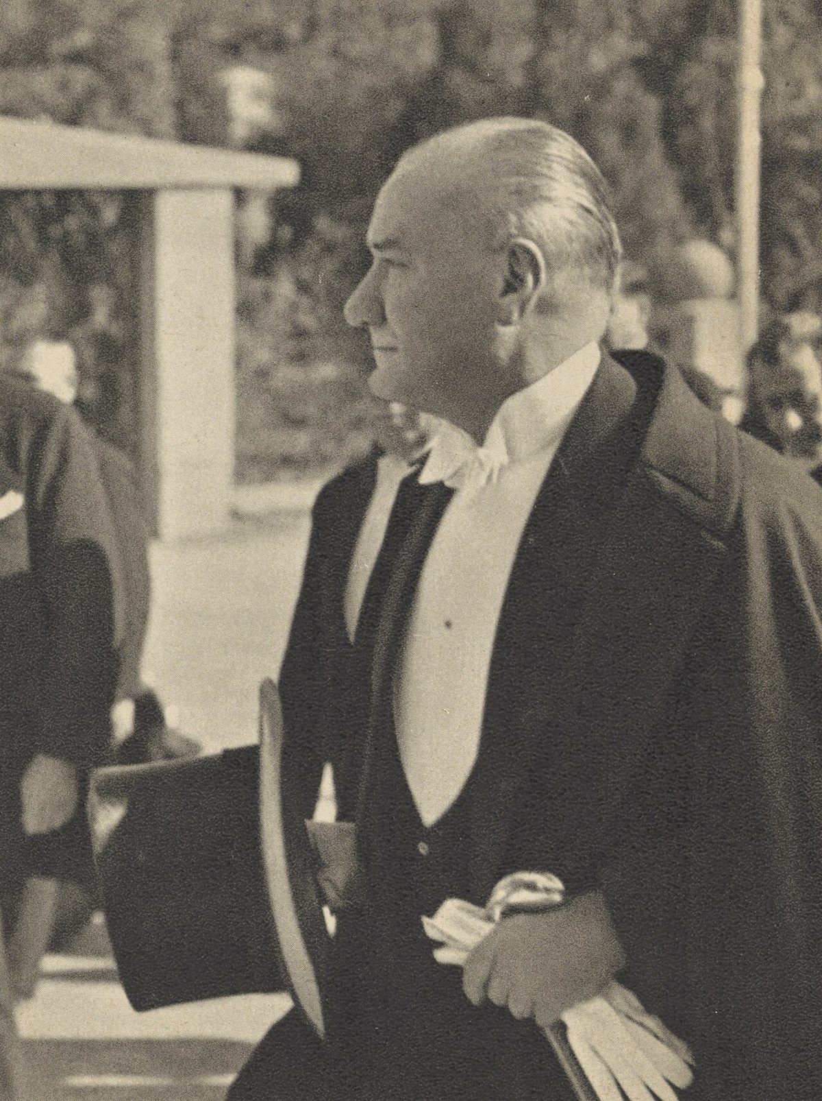 Cumhurbaşkanı Mustafa Kemal'in portresi