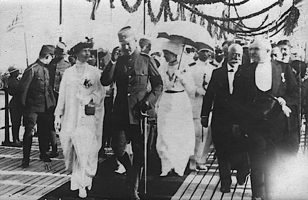 Kral Konstantin, Kraliçe Sofia ve Başbakan Venizelos, Atina 1913