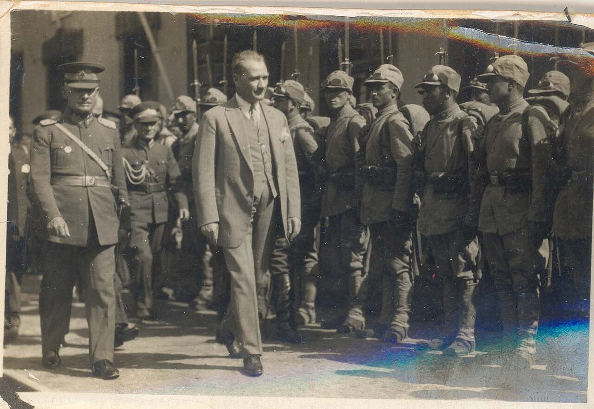 Şükrü Naili Paşa ve Mustafa Kemal Atatürk