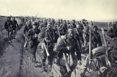 Lüleburgaz'a doğru yürüyen bir Osmanlı taburu