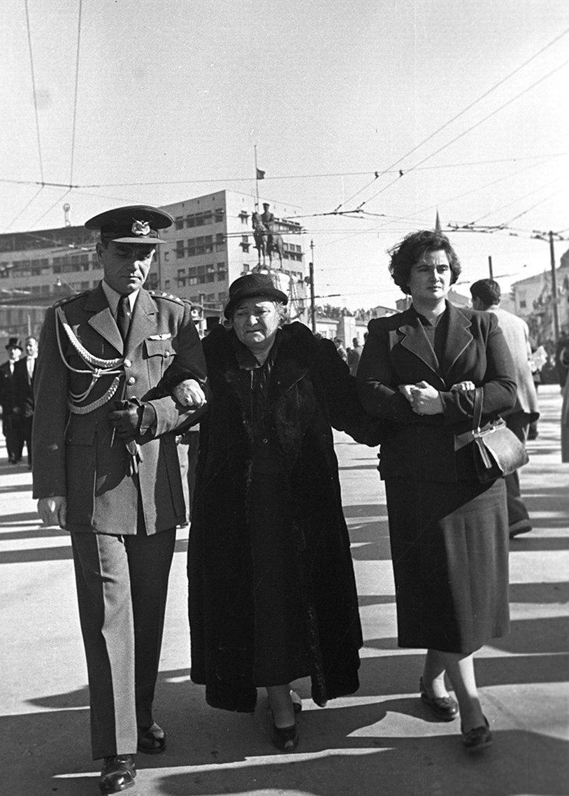 Makbule Atadan, Kasım 1938'de Atatürk'ün cenaze töreninde