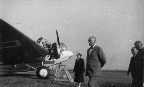 Türk Hava Kuvvetleri'ne ait Martin 139 bombardıman uçağı