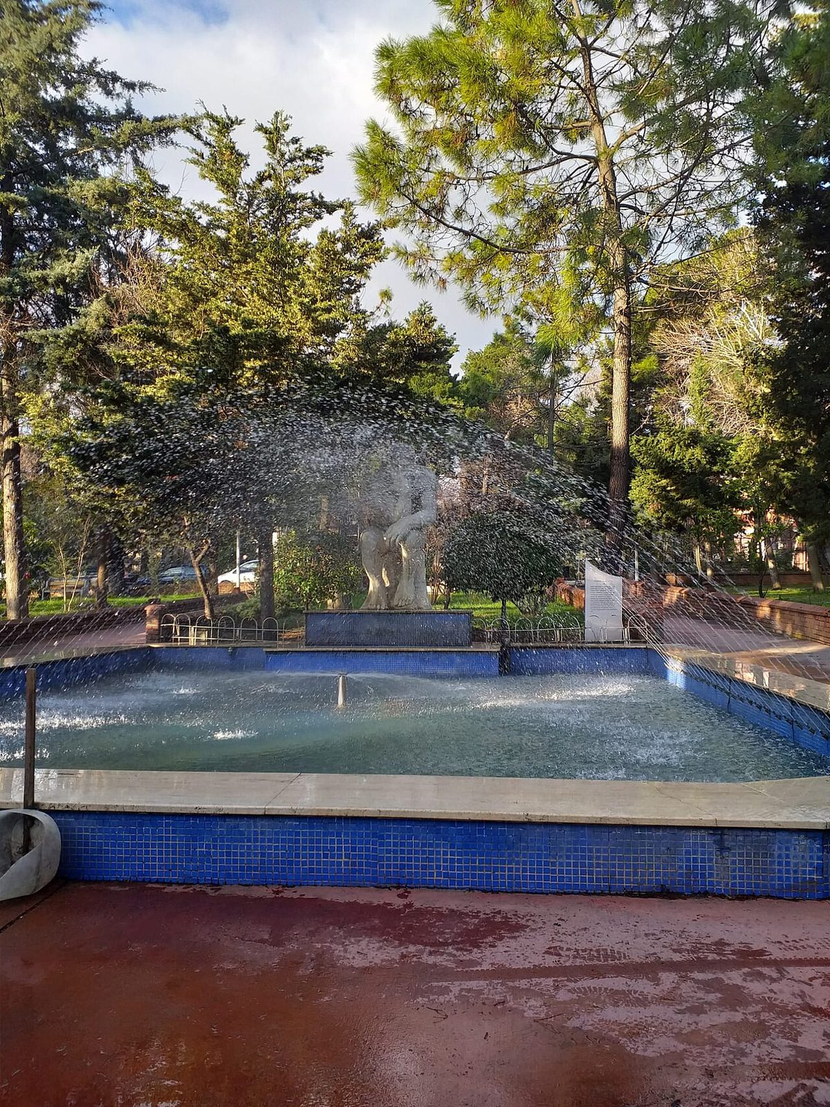 Bakırköy'deki ruh sağlığı hastanesinin bahçesi