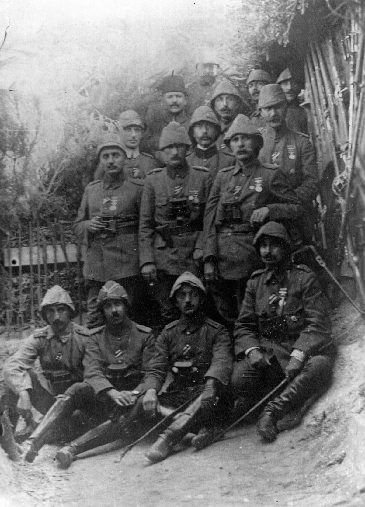 Esat Paşa ve maiyeti, 1915