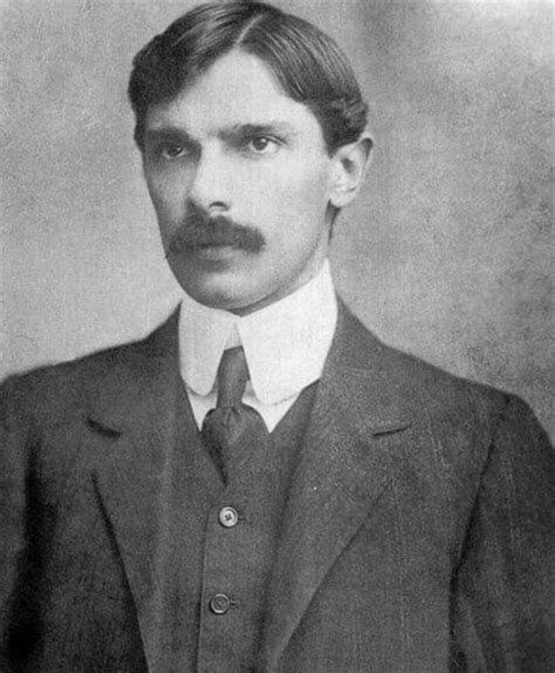 Muhammed Ali Cinnah, 1910
