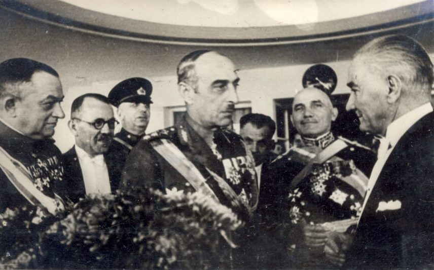 Atatürk, Balkan devletlerinin genelkurmay başkanlarıyla Cumhuriyet Bayramı'nda