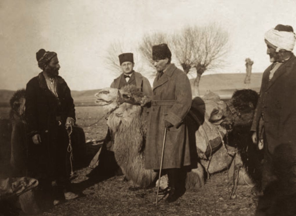 Mustafa Kemal Paşa, açış konuşmasından beş gün sonra Ankara Gölbaşı'nda, 6 Mart 1921