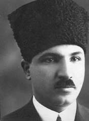 1925-1929 yıllarında Maarif Vekili olan Mustafa Necati Bey