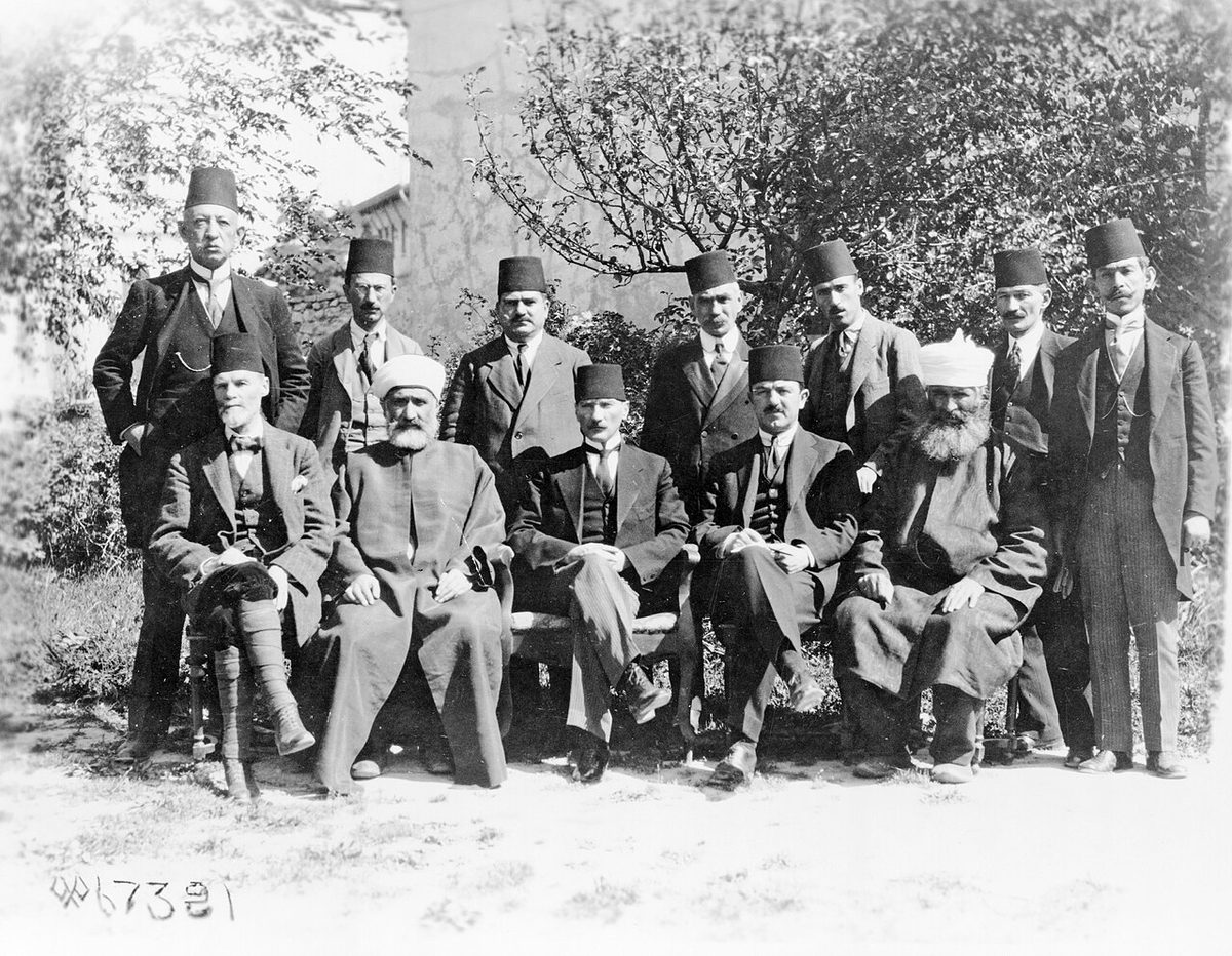 Mustafa Kemal Paşa ve Heyet-i Temsiliye üyeleri, Sivas, 1919