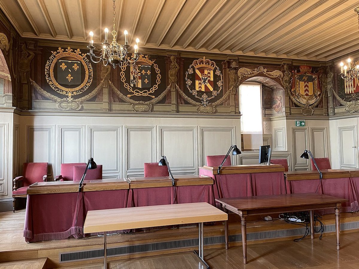 Neuchâtel şatosundaki kanton meclis salonu